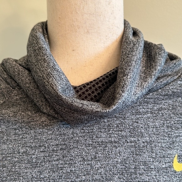 Nike Iowa Hawkeyes Women's Gray Cowl Neck Pullover Size Small - Picture 5 of 12